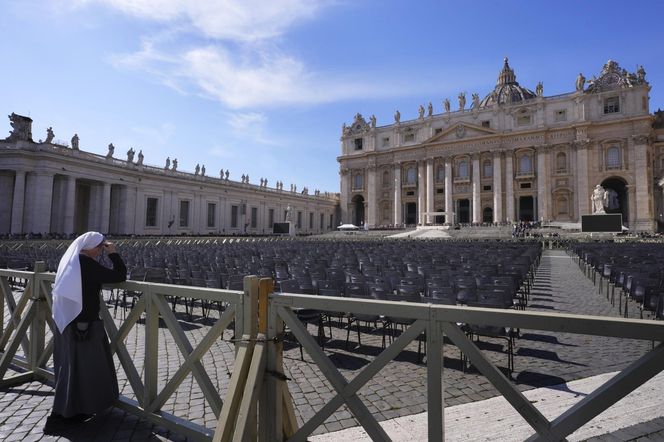 To ostatnie dni papieża Franciszka? Watykan szykuje się do pochówku. "Żadnych urlopów"