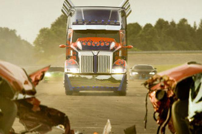 Transformers: The Last Knight – autoboty ścigają się na ulicach! Zdjęcia i filmy z planu! Kiedy 