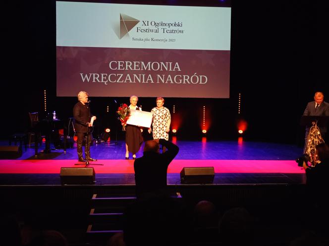 Tegoroczni Laureaci Festiwalu przekazali nagrody pieniężne na cele charytatywne. Galę zakończył występ Tamary Arciuch