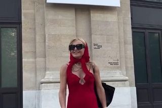 Monika Olejnik pręży biust w wydekoltowanej sukni. Co za sylwetka!