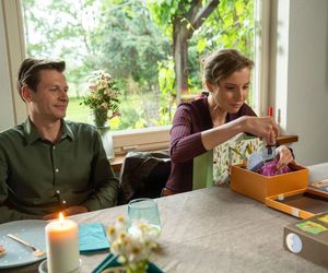 M jak miłość, odcinek 1886: Wyjątkowy prezent Adama dla Natalki. Ma kochankę, ale pokaże, że mu na niej zależy - ZDJĘCIA