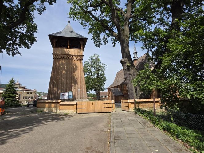 Zabytkowy kościół w Domaradzu.