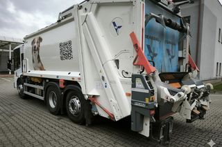 Leszno: śmieciarki MZO pomagą zwierzętom ze schroniska – nowa akcja adopcyjna