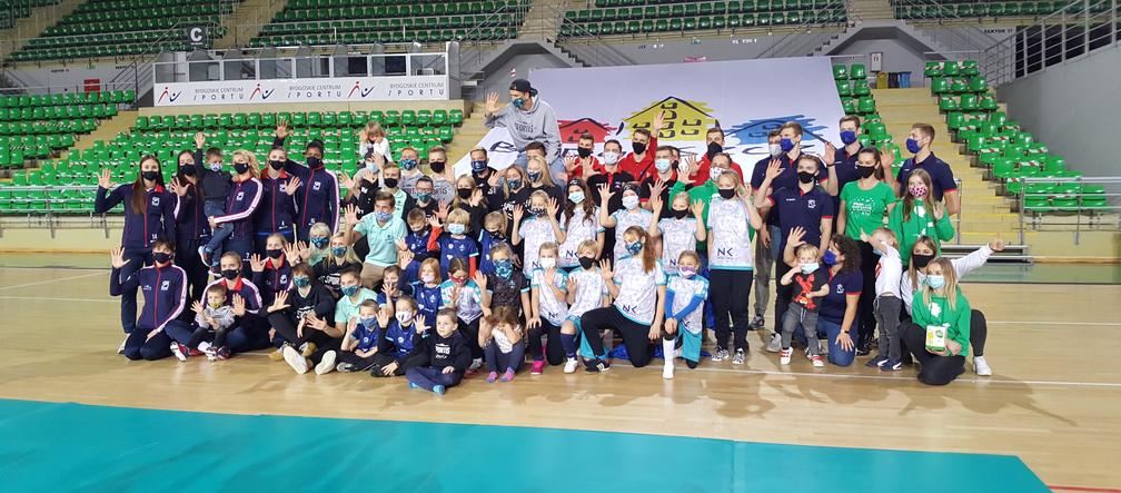 Bydgoscy sportowcy pomagają chorym dzieciom 