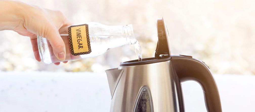 Odkamienianie czajnika octem