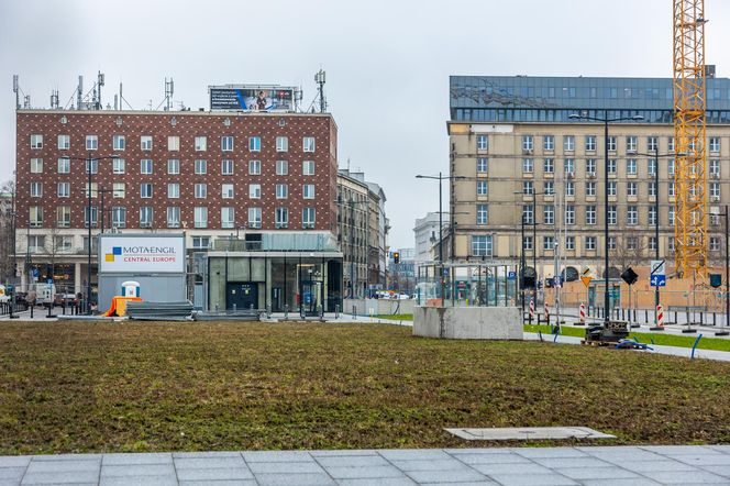 Nowy parking na Placu Powstańców Warszawy