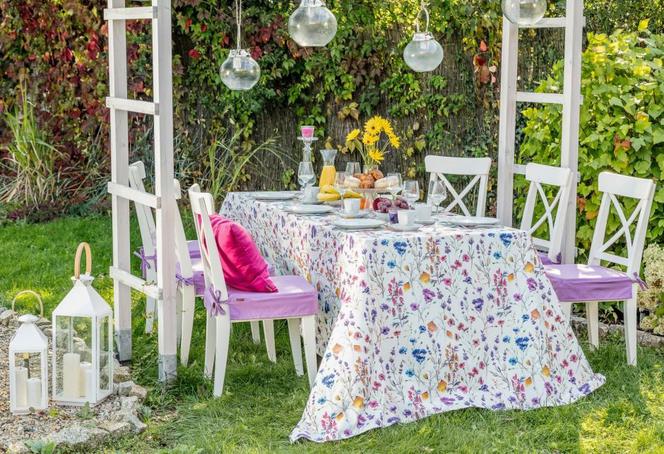 Aranżacja stołu na garden party