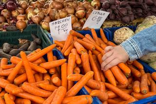 Sprawdziliśmy ceny warzyw i owoców na rynku w Toruniu
