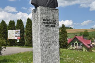 To jeden z najpiękniejszych dworów w Małopolsce. Należał do sławnego kompozytora