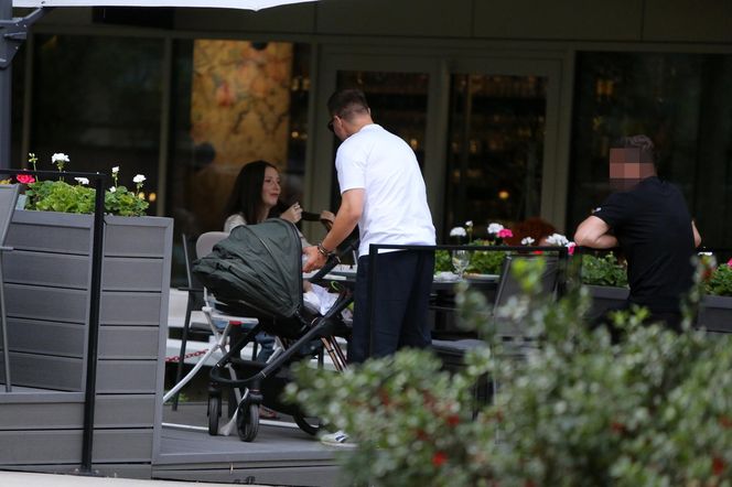 Marcin Hakiel z Dominiką  Serocką w studiu tatuaży