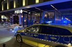 Warszawa. Totalna demolka. Audi wjechało w restaurację 