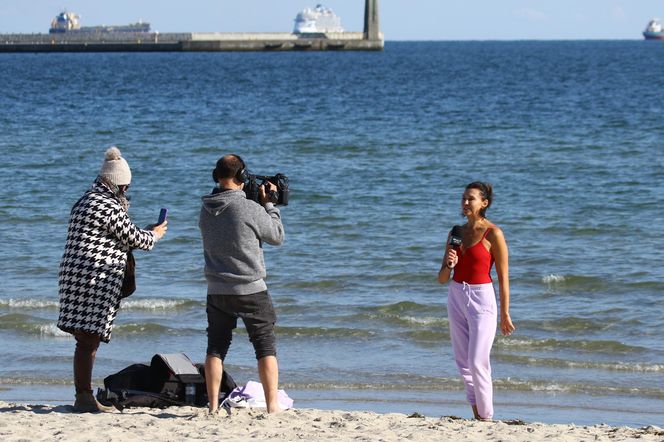 Anna Popek pracuje w zimnym morzu