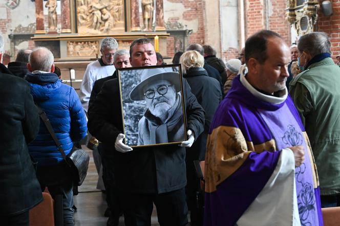 Nie żyje Paweł Huelle. Trwa pogrzeb pisarza 