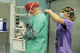 Sala operacyjna 3, odcinek 5: operacja zastawki serca. Oglądaj na FOKUS TV