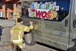 Kalisz. Superbohaterowie odwiedzili małych pacjentów „okrąglaka”. Alpiniści grają dla WOŚP