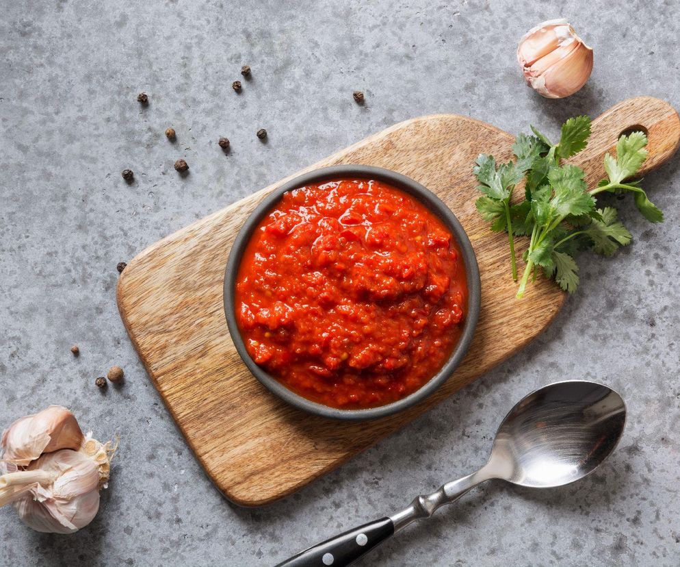 Do chleba, warzyw i makaronu. Ta pasta z pieczonej papryki jest genialna