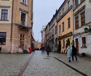 Pierwszy śnieg w tym sezonie! Lublin jest ukryty pod zimową pierzynką 