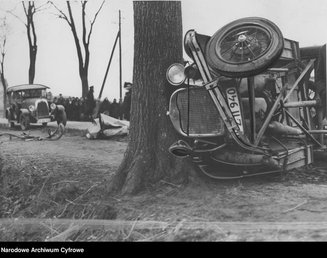  Wypadek samochodowy na trasie Poznań-Żegrze w 1936 roku