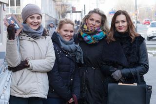 Przyjaciółki 5 sezon. Inga (Małgorzata Socha), Patrycja (Joanna Liszowska), Anka (Magdalena Stużyńska), Zuza (Anita Sokołowska)