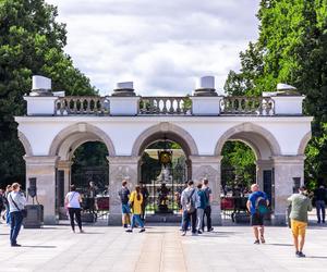 Grób Nieznanego Żołnierza – jedyny zachowany fragment Pałacu Saskiego