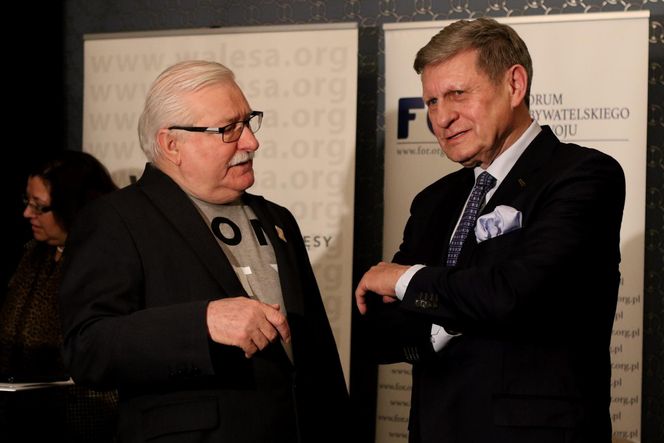 AI wybrała 5 najlepszych polityków w Polsce ostatnich 30 lat!