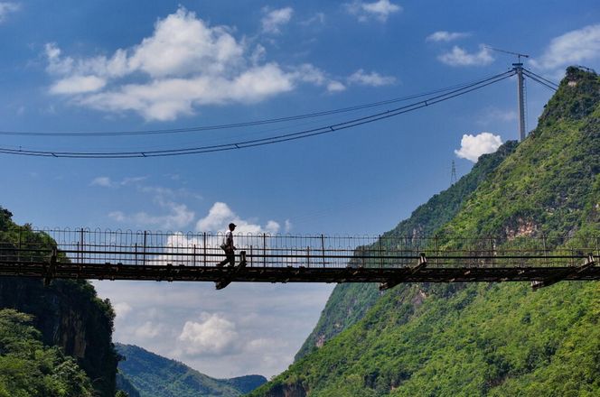 Oto najwyższy most na świecie! Zobacz, co zbudowano w Chinach