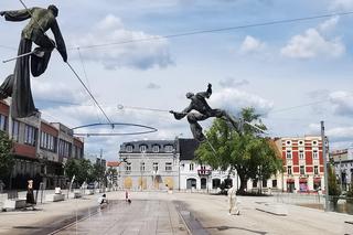 Rzeźby Jerzego Kędziory, Stary Rynek w Częstochowie