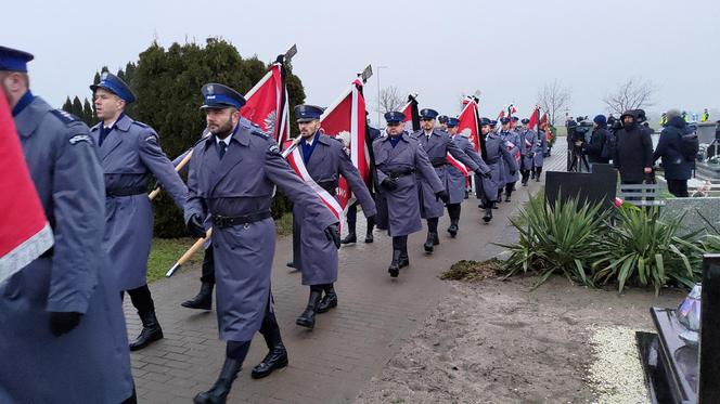 Przejmujące pogrzeby zamordowanych policjantów z Wrocławia. Tłumy żegnają funkcjonariuszy