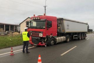 Biała Rządowa: Śmiertelny wypadek na DK 74. Droga jest teraz całkowicie zablokowana