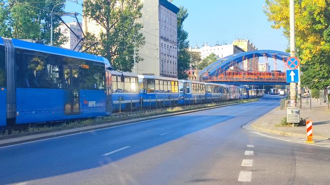 Poranny armagedon na Grabiszyńskiej we Wrocławiu. Ludzie jadą do pracy i szkoły, a tu remonty