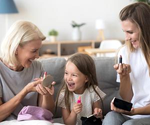 Kosmetyki na Dzień Matki. Wybieramy najlepsze prezenty kosmetyczne dla mamy