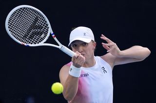 O której gra Iga Świątek dzisiaj z Jeleną Rybakiną? Kiedy ćwierćfinał WTA Doha?