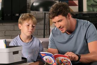 M jak miłość odc. 1769: Szymek (Staś Szczypiński), Marcin (Mikołaj Roznerski)