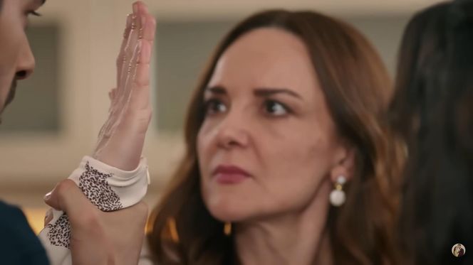 Halil nie pozwoli Songul uderzyć Zeynep