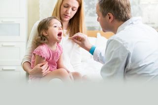 Priorytet u lekarza i leczenie bez zgody biologicznych rodziców. Rewolucyjne zmiany dla tysięcy polskich dzieci