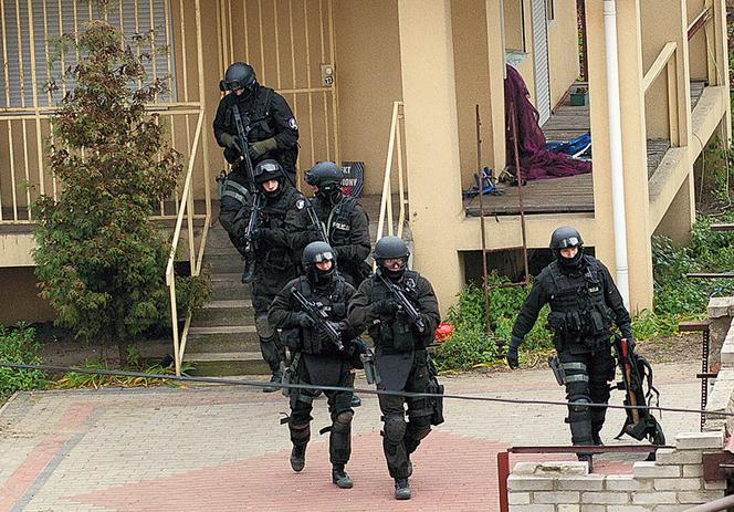 Spektakularna akcja łódzkich antyterrorystów: Policja zdobyła burdel