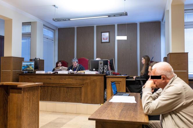 Ciężarna Gosia i 3-letnia Laura zginęły przy drodze. Mąż i ojciec zalewa się łzami. "Zabił, bo chciał ratować samochód" 