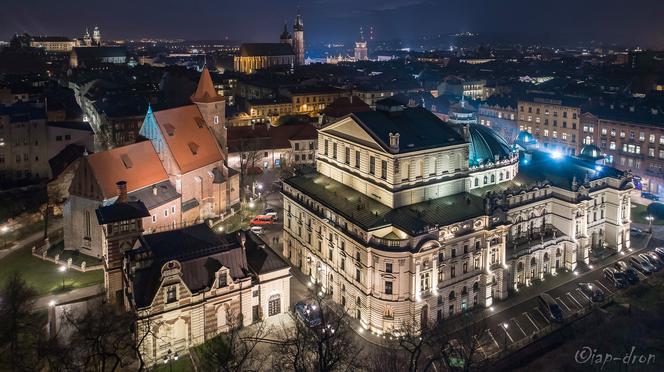 Kraków niczym Las Vegas. Takich zdjęć nocnego miasta jeszcze nie widziałeś!