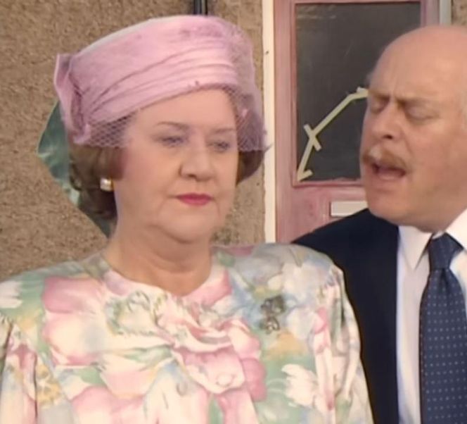 Patricia Routledge, niezapomniana Pani Bukietowa z serialu „Co ludzie powiedzą?”