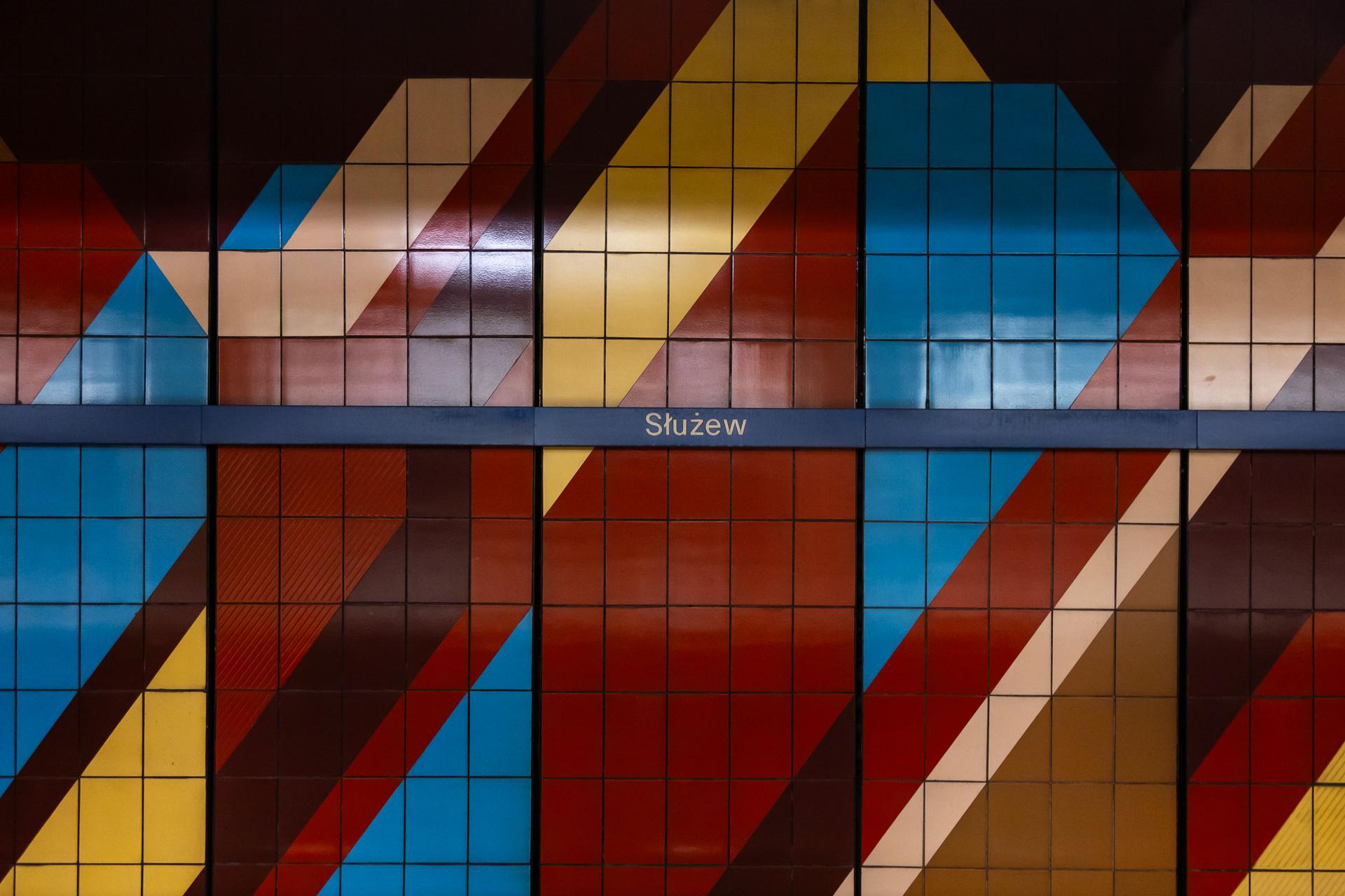 Wpisane do rejestru zabytków mozaiki na stacjach metra M1 Ursynów i Służew