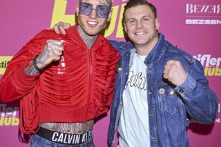 Tłum celebrytów na imprezie Stiflera. Deeds na czarno, Jarosińska na różowo i Schreiber w skórze