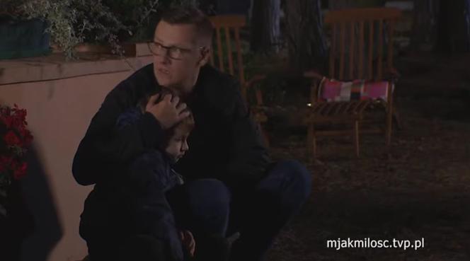 M jak miłość, odc. 1492: Piotrek (Marcin Mroczek), Misiek Mikołaj (Aleksander Bożyk)
