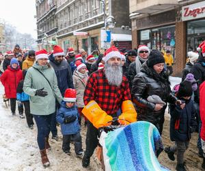 Parada w Mikołajów w Chorzowie na koniec Mikołajowego Festiwalu Czekolady z... owadami