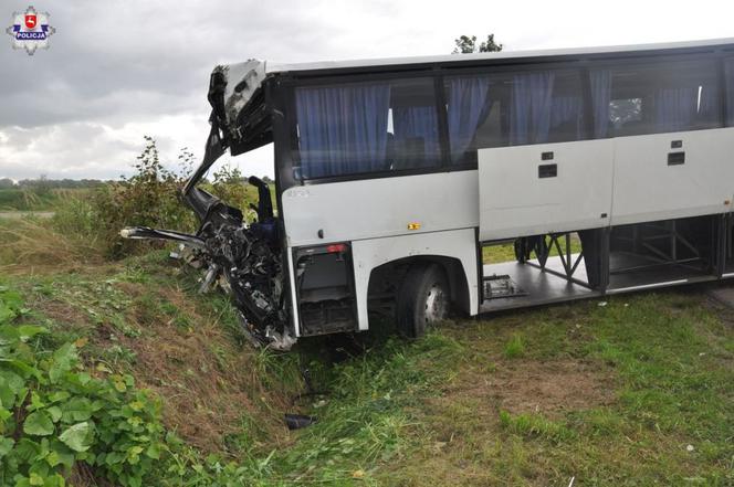Hrubieszów: Zderzenie autobusu z ciężarówką
