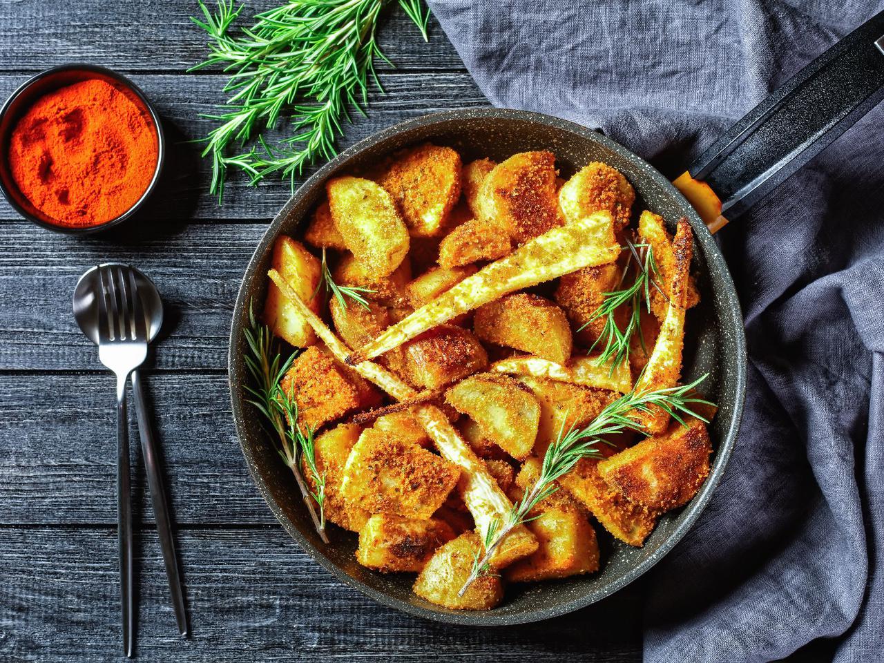 Urzekające kartofelki pieczone w chrupiącej panierce - miłość od pierwszego kęsa!