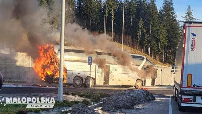 Zakopianka: pożar autobusu