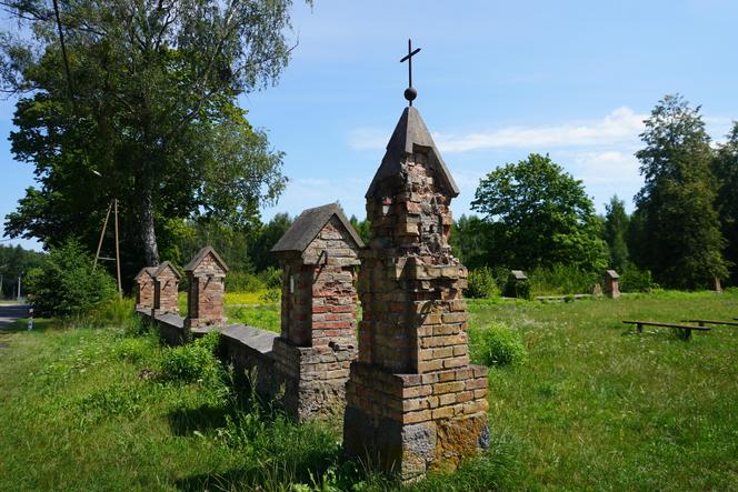 Ruiny kościoła w Jałówce