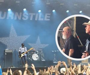 James Hetfield świetnie się bawił na backstage'u w trakcie koncertu Turnstile. Ten filmik to viral!