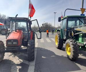 Protest rolników. Zablokowano skrzyżowanie w samej Łodzi. Do kiedy należy spodziewać się utrudnień?