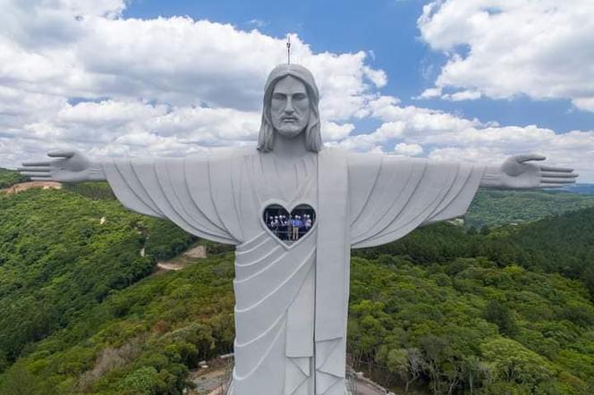 Cristo Protetor de Encantado Figura Chrystusa Jezusa Chrystus Jezus Brazylia Brazylii